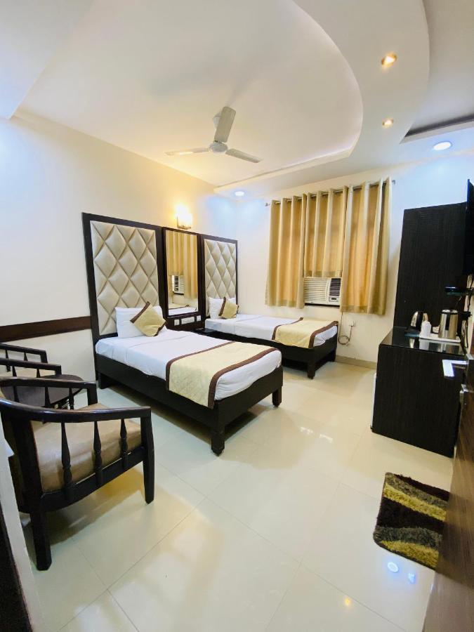 Hotel Pradeep Palace Gorakhpur Zewnętrze zdjęcie