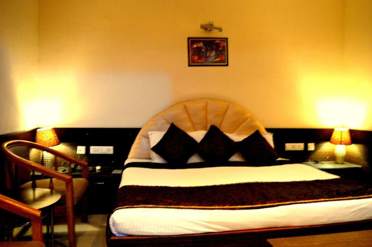 Hotel Pradeep Palace Gorakhpur Pokój zdjęcie