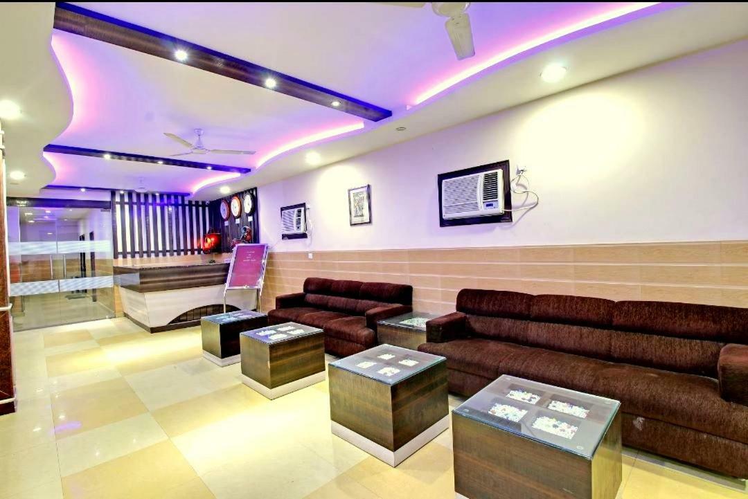 Hotel Pradeep Palace Gorakhpur Zewnętrze zdjęcie