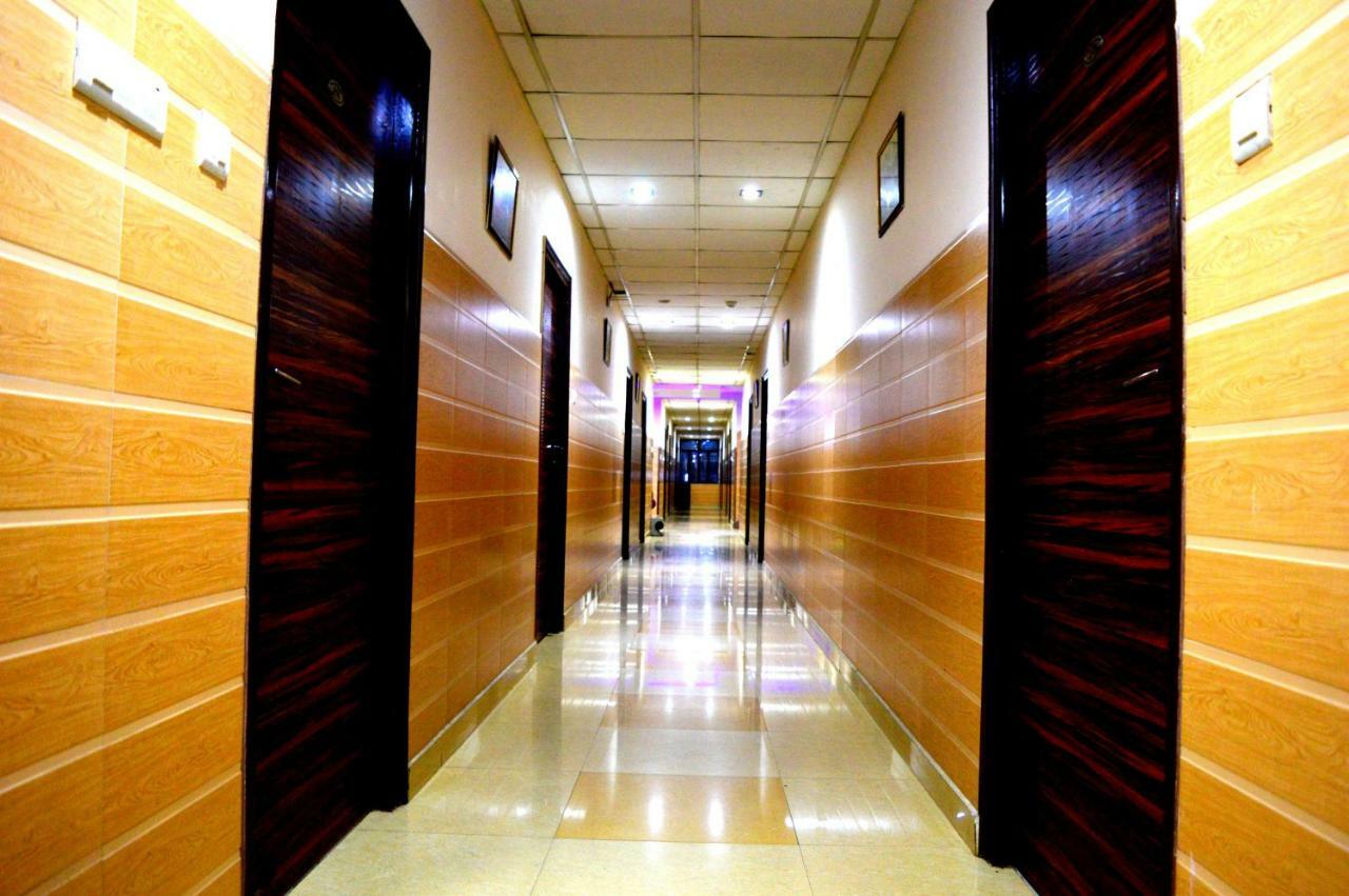 Hotel Pradeep Palace Gorakhpur Zewnętrze zdjęcie